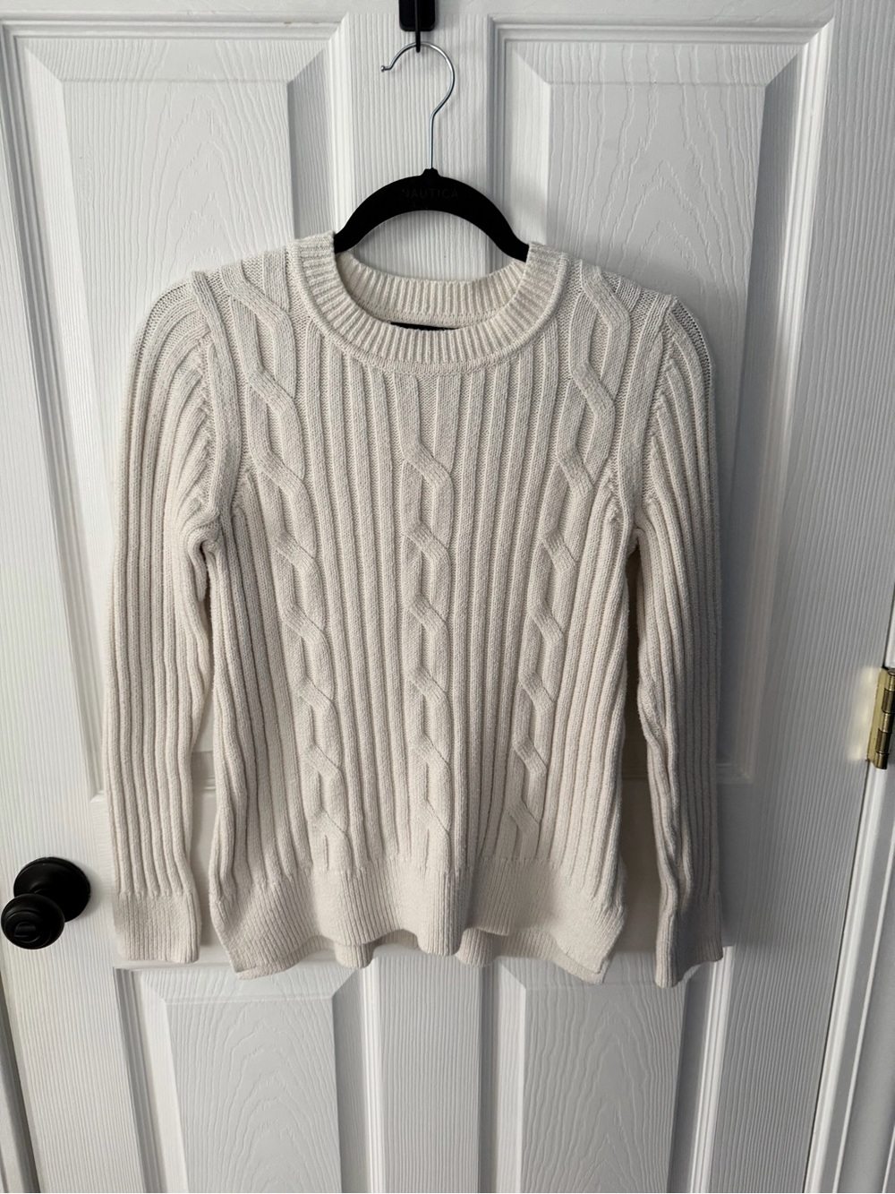 Banana Republic cream cable knit sweater XS